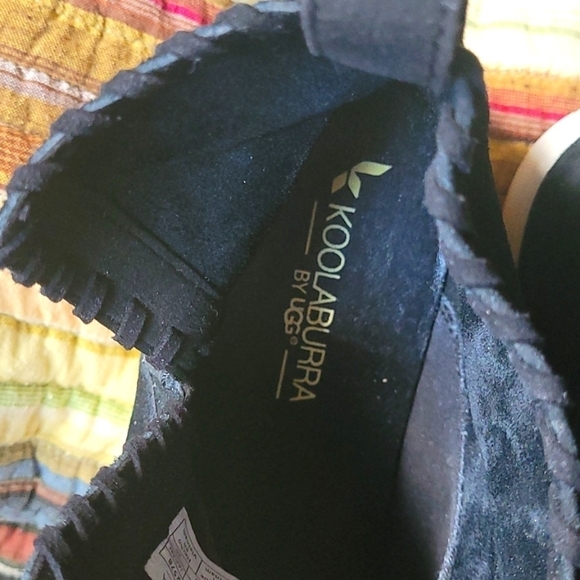 UGG Koolaburra Rilee black suede pull on ankle boot Size 9 - Picture 3 of 10